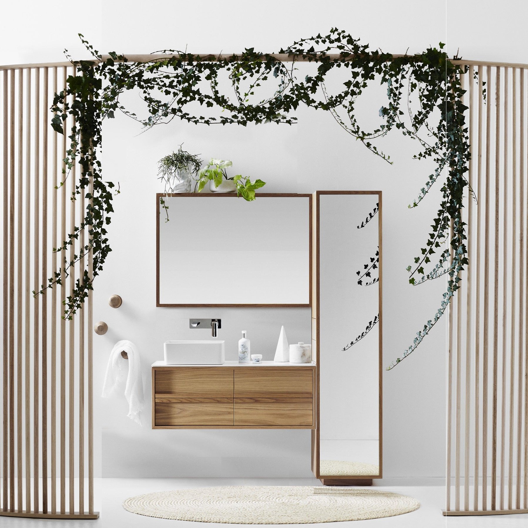 ISSY Z8 Butterfly Rectangle Mirror 700x930 - Zuster Furniture