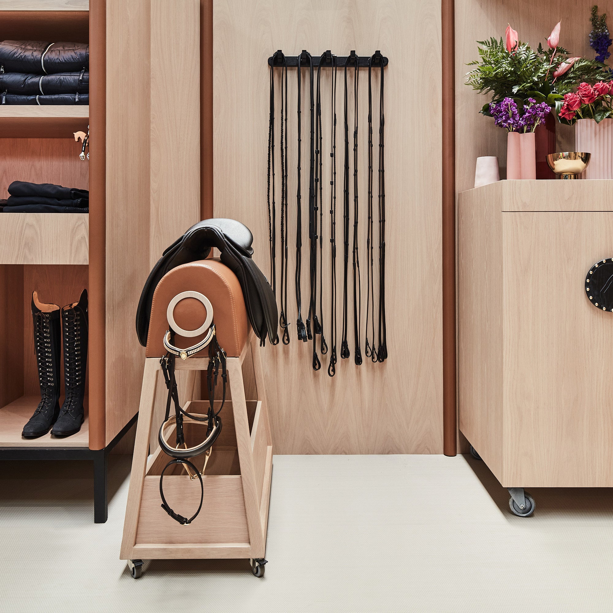 Equestrian Saddle Stand - Zuster Furniture