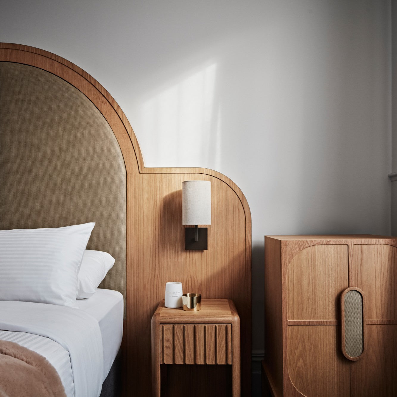 Zuster x Portarlington Grand Hotel