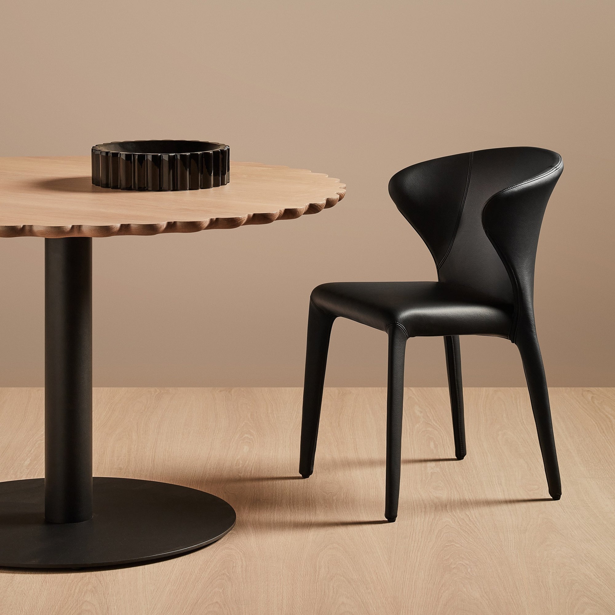 Ribbon Frill Cafe Table